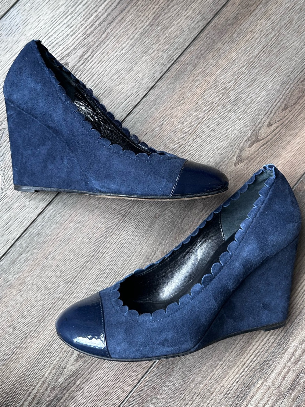 Butter Navy Italian Made Suede Scalloped Cap Toe Wedges – Size 7.5